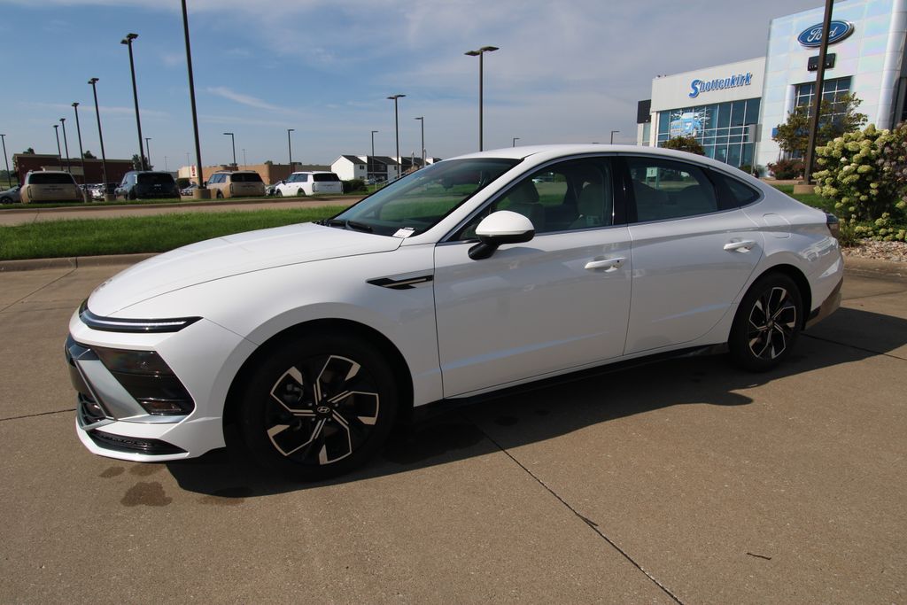Used 2024 Hyundai Sonata Sedan