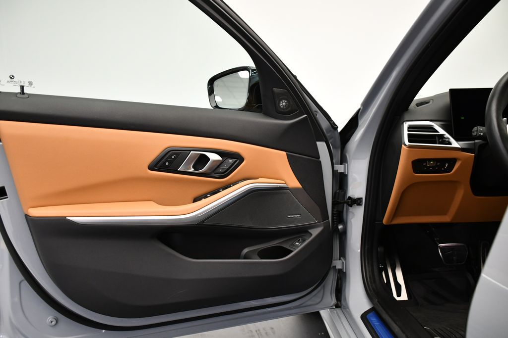 Thumbnail: 2025 BMW 3 Series - 31