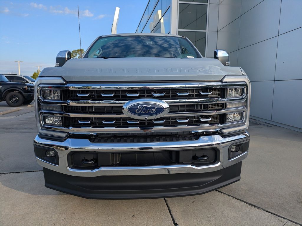 2026 Ford F-350 Super Duty LARIAT