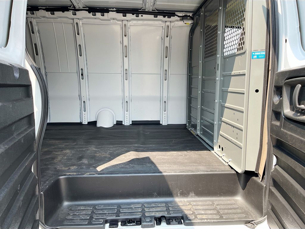 Used 2023 White GMC Work Van image 23