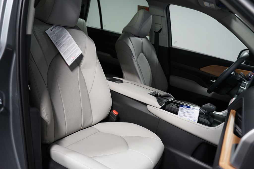 Thumbnail: 2026 Toyota Grand Highlander - 29