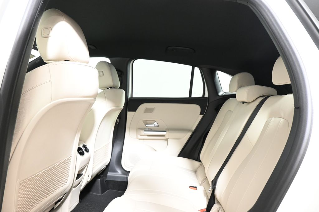 2025 Mercedes-Benz GLA 250 4MATIC 25
