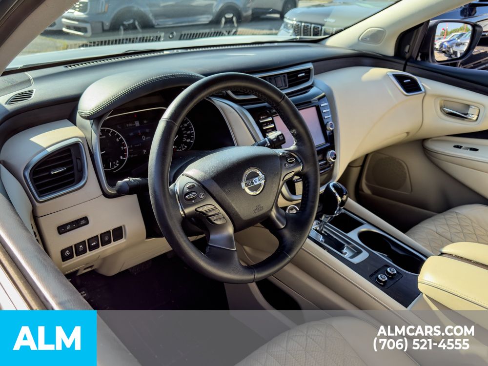 Used 2019 White Nissan Platinum image 12