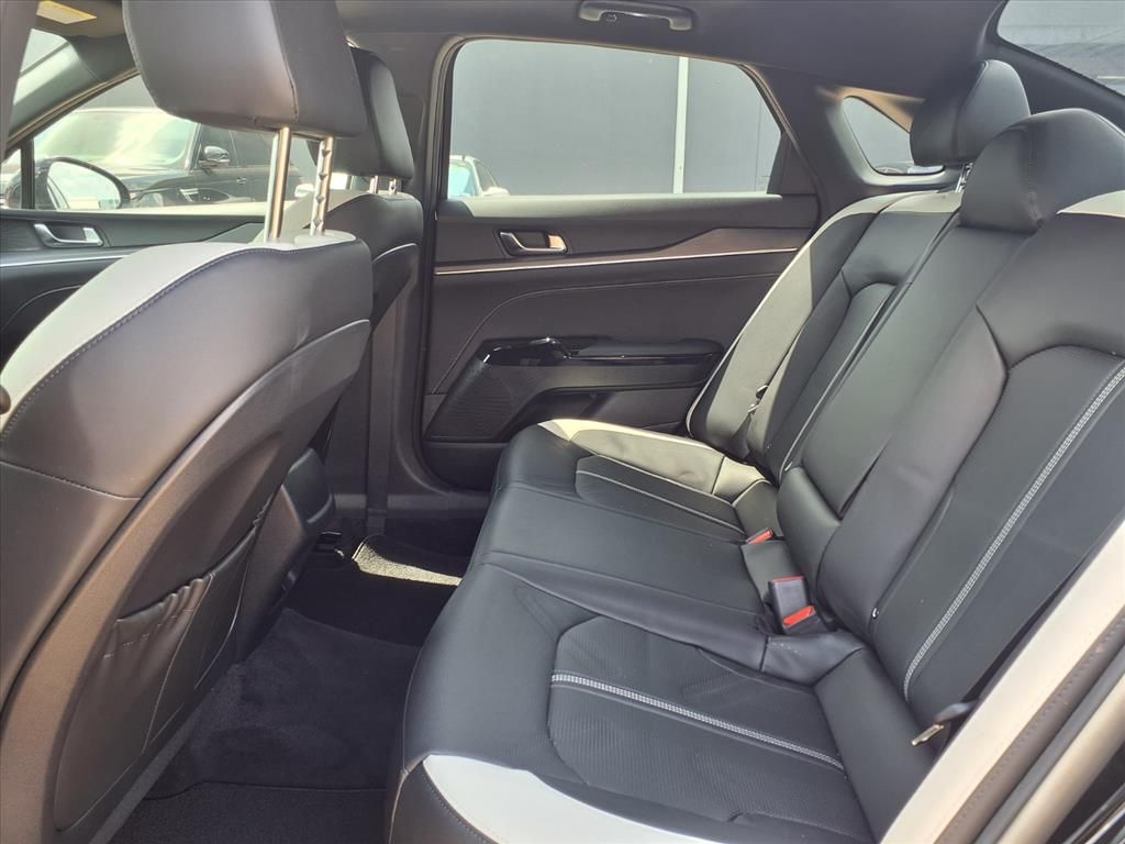 2025 Kia K5 GT-Line - 11