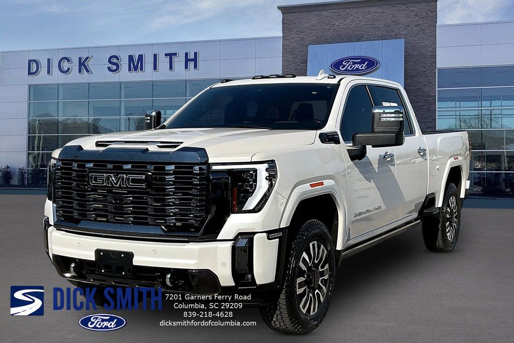 White Frost Tricoat 2024 GMC Sierra 3500HD Denali Ultimate Crew Cab 4WD Pickup Truck Four-Wheel Drive Automatic