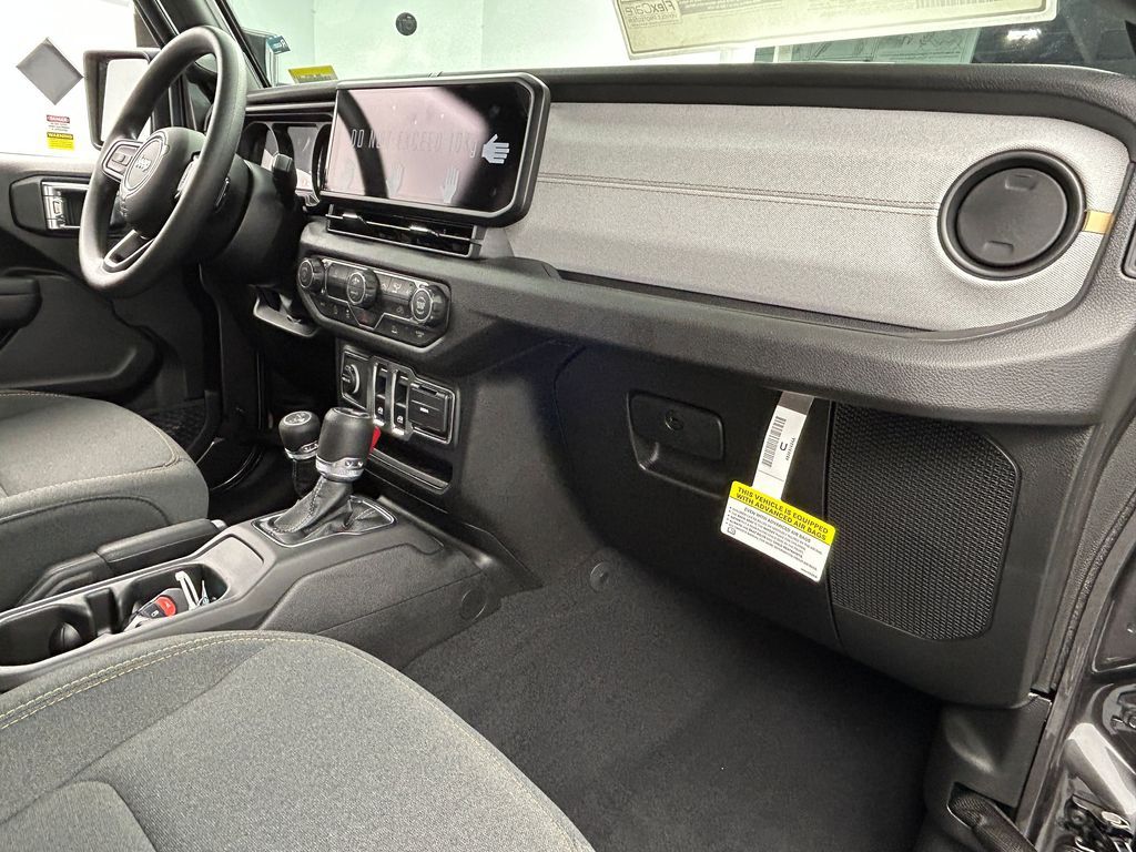 New 2026 Granite Crystal Metallic Clearcoat Jeep Sport image 32