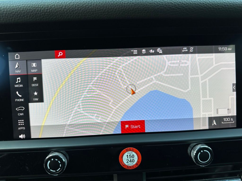 Thumbnail: 2023 Porsche Macan - 30