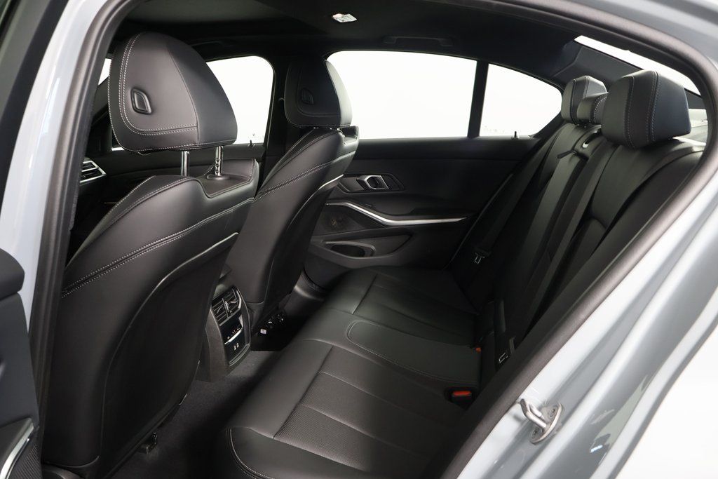 Thumbnail: 2025 BMW 3 Series - 11