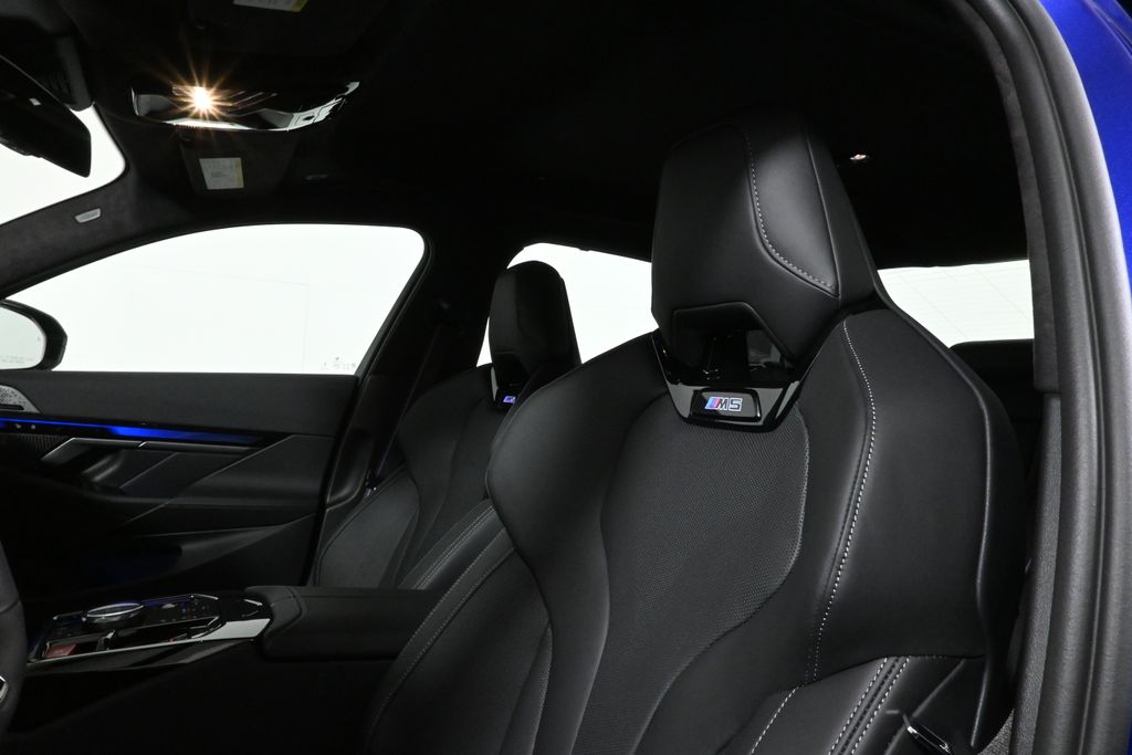 Thumbnail: 2026 BMW M5 - 17