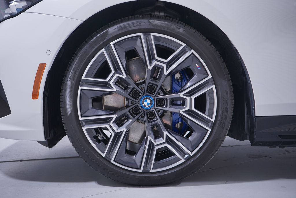 Thumbnail: 2024 BMW i5 - 2