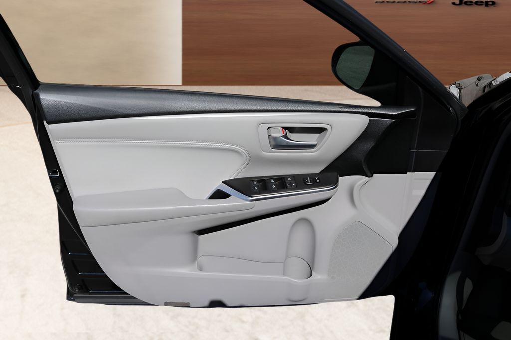 Used Car 2017 Toyota Camry Hybrid  Xle For Sale Under $20,000 In Austin, Texas