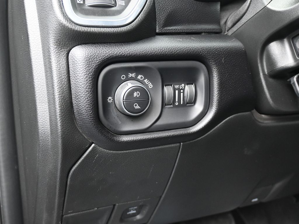 Used 2024 Diamond Black Crystal Pearlcoat Ram Laramie image 15