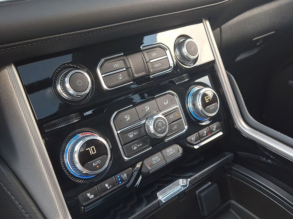 Thumbnail: 2024 GMC Yukon XL - 16