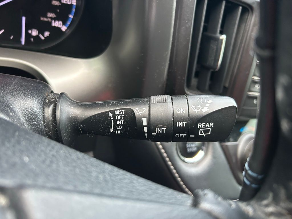 Thumbnail: 2018 Toyota RAV4 - 20