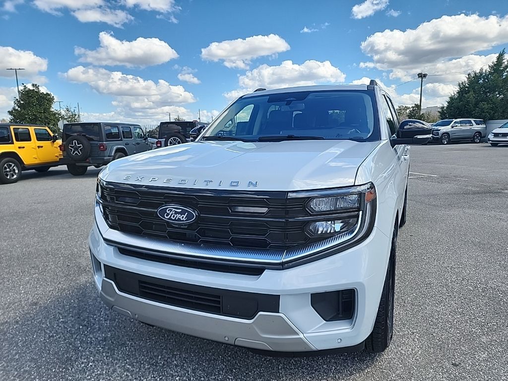 Silver Metallic 2025 Ford Expedition Platinum 4WD SUV / Crossover Four-Wheel Drive Automatic