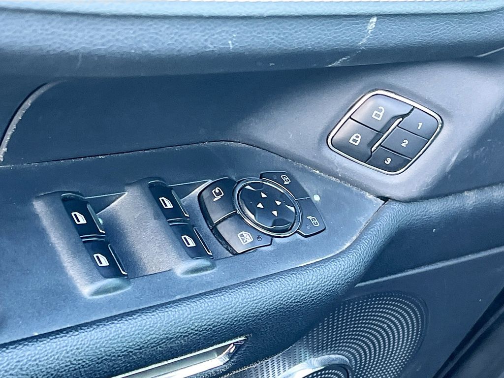 Used 2024 Black Ford XLT image 18