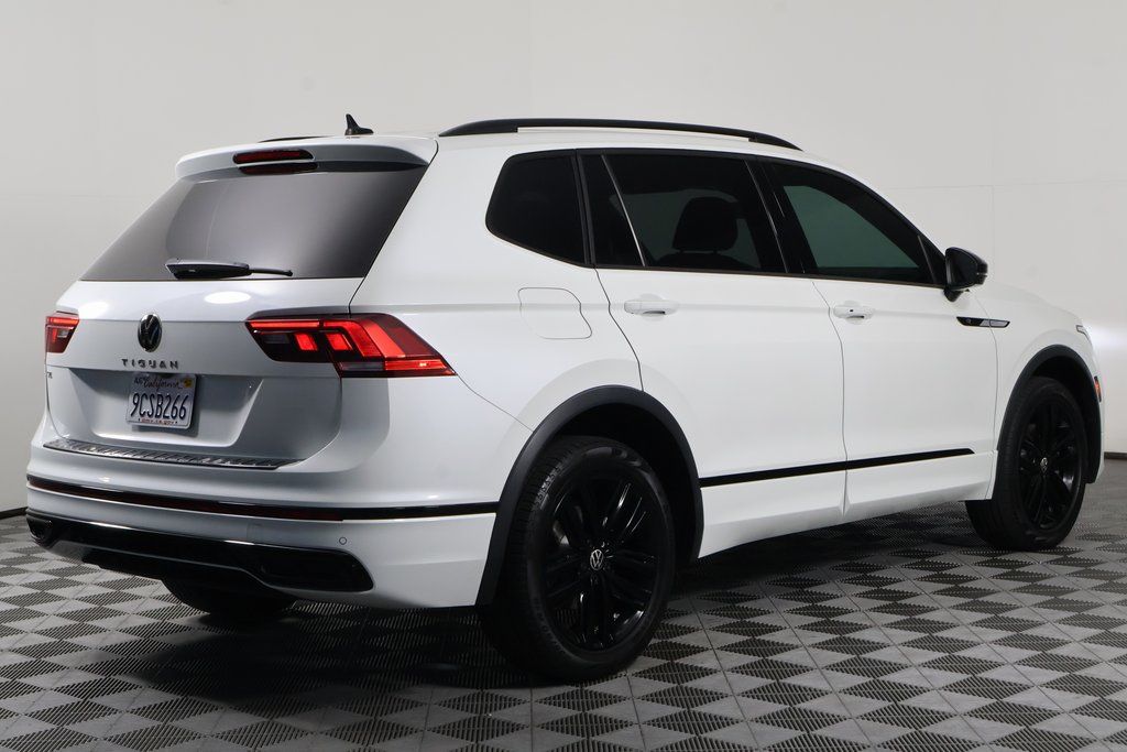 Thumbnail: 2022 Volkswagen Tiguan - 4