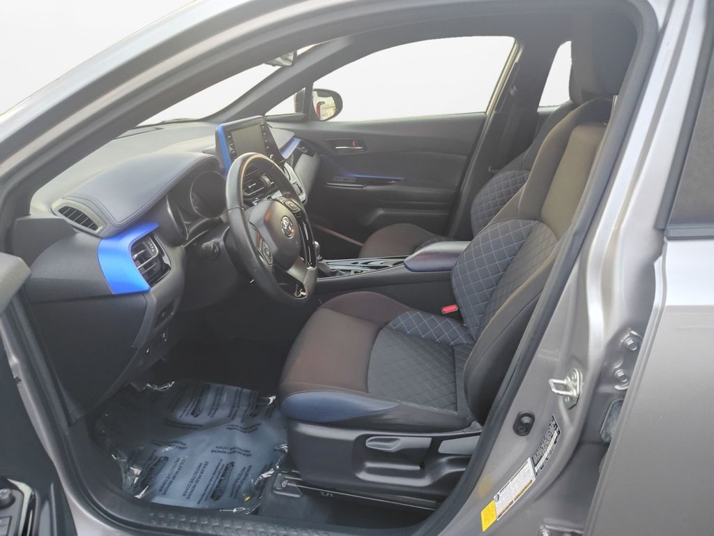 Used Car 2020 Toyota C-hr  Xle For Sale Under $20,000 In Austin, Texas