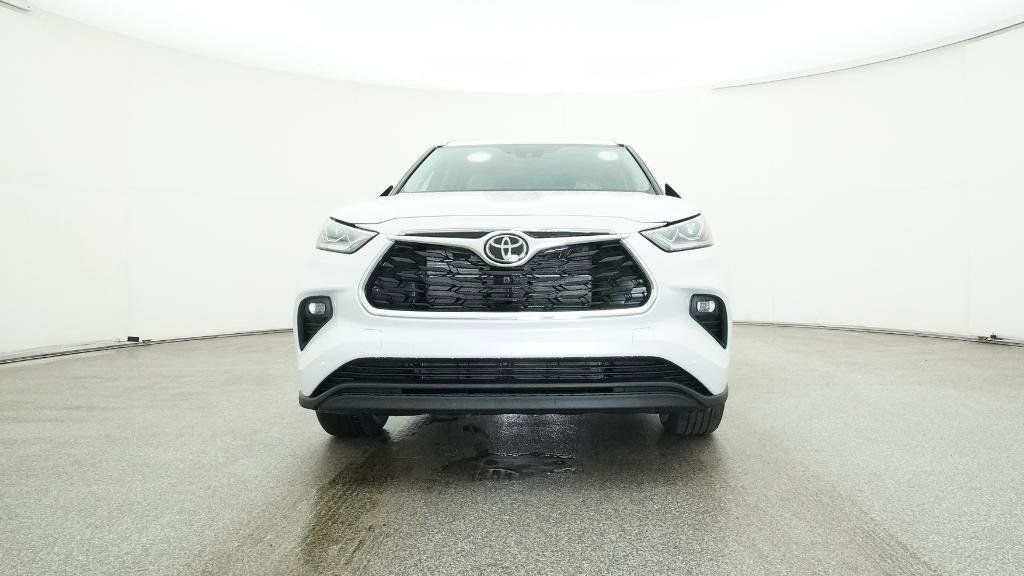Thumbnail: 2025 Toyota Highlander - 24
