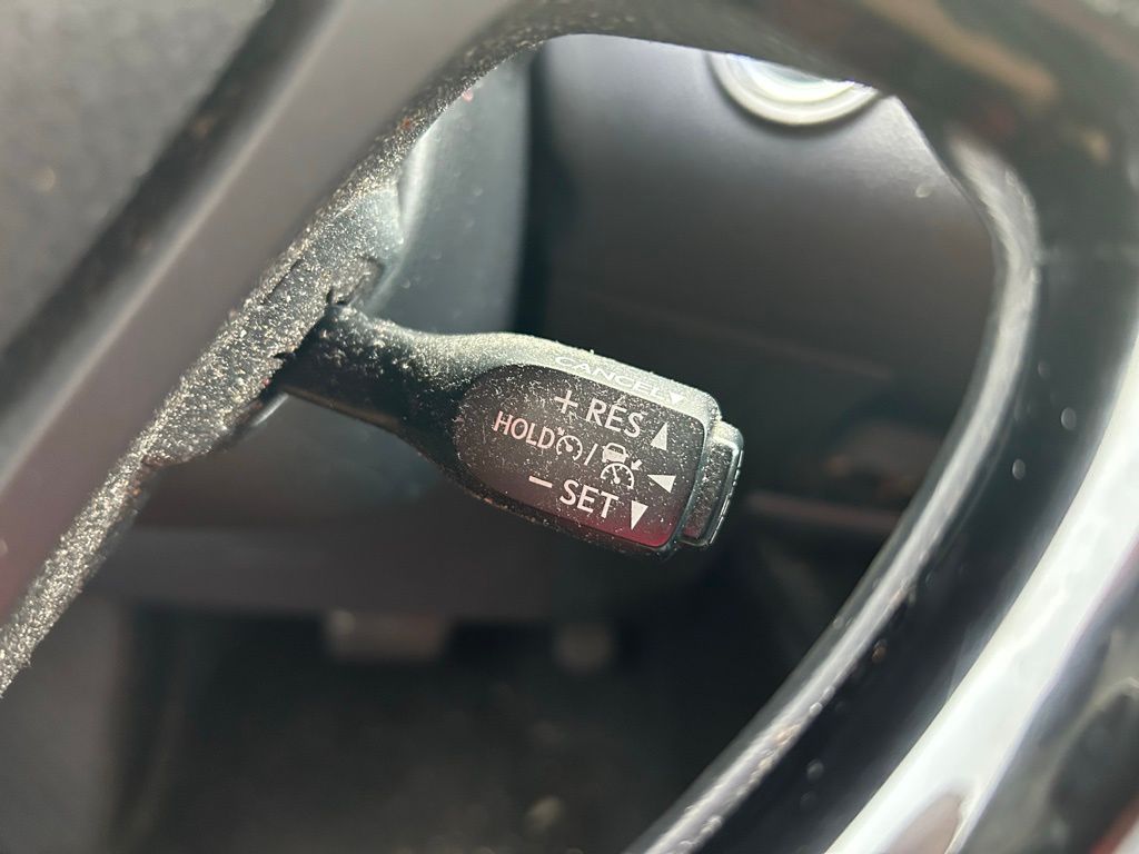 Thumbnail: 2018 Toyota C-HR - 23