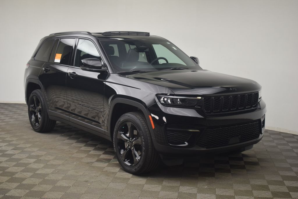 used 2024 Jeep Grand Cherokee car, priced at $32,000