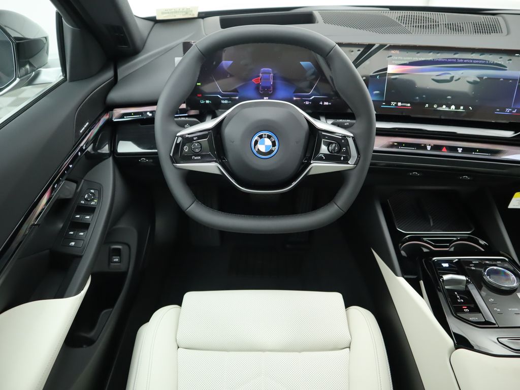 2025 BMW i5 eDrive40 10