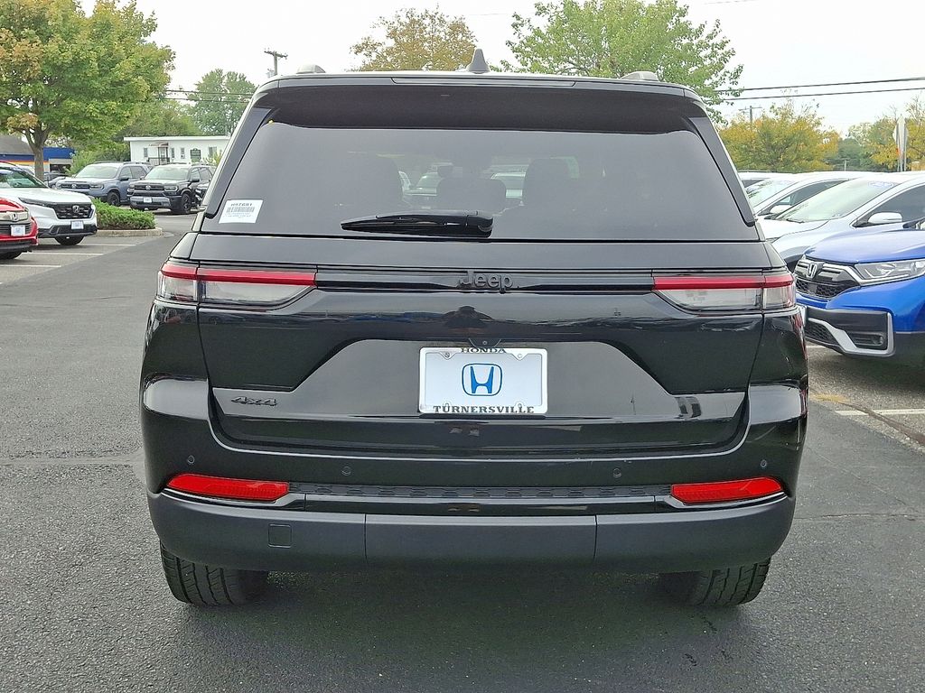 Thumbnail: 2022 Jeep Grand Cherokee - 5