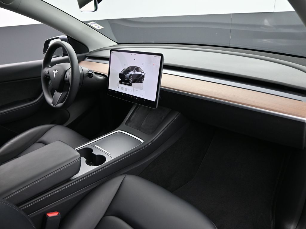 2022 Tesla Model Y Long Range Dual Motor All-Wheel Drive