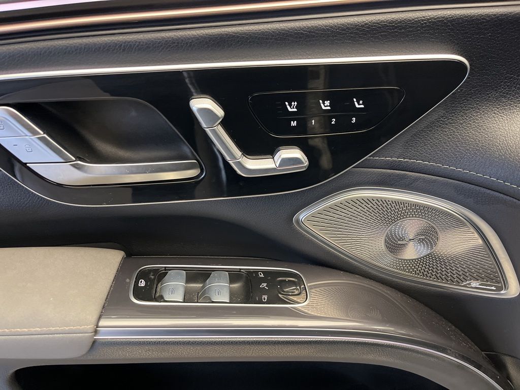 Thumbnail: 2023 Mercedes-Benz EQS - 12