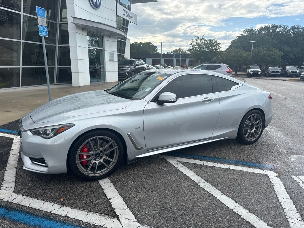 2019 INFINITI Q60 Gris (Liquid Platinum) Coupé Tracción trasera 7 velocidades Automática