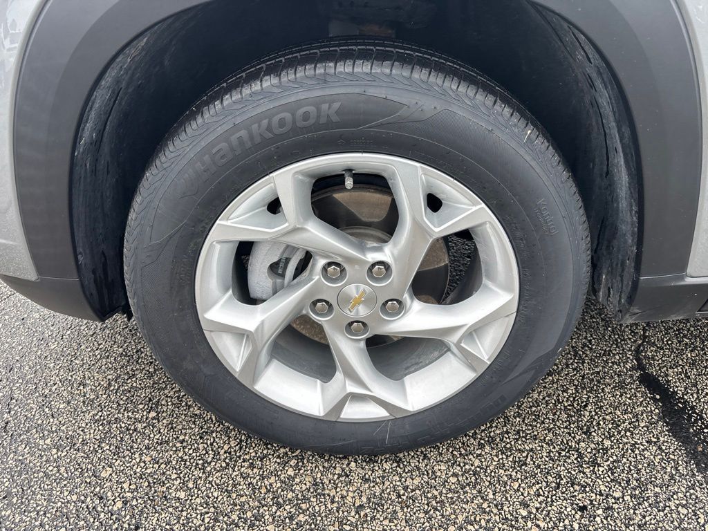Used 2024 Chevrolet Trax SUV