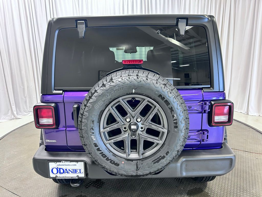 new 2026 Jeep Wrangler car, priced at $47,285