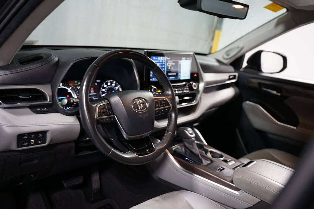2021 Toyota Highlander Platinum 11
