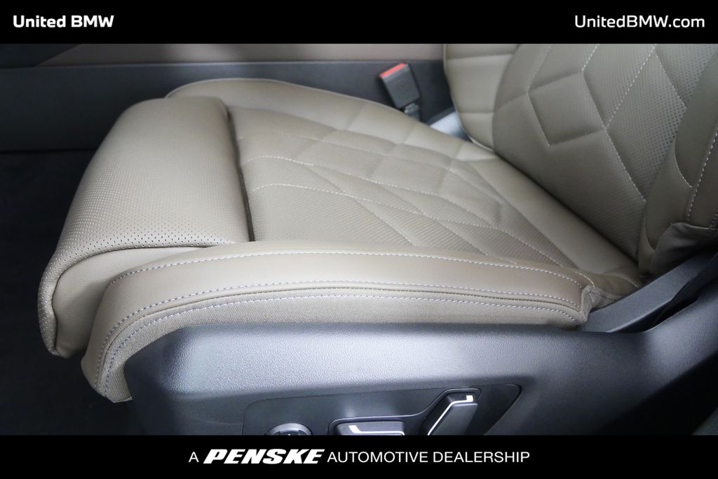 Thumbnail: 2026 BMW 5 Series - 10