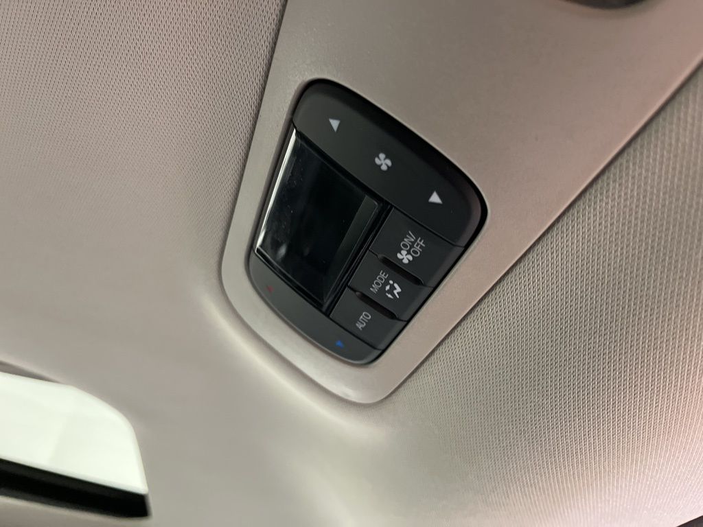 2025 Honda Odyssey Touring 19