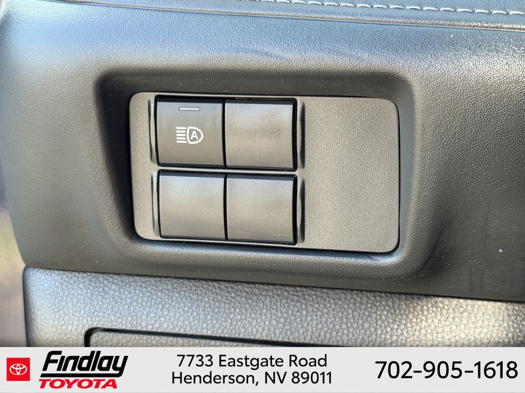 Used 2021 Toyota Highlander SUV