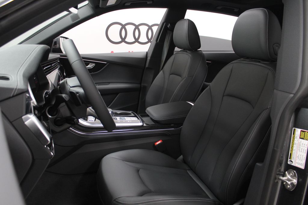 Thumbnail: 2026 Audi Q8 - 13