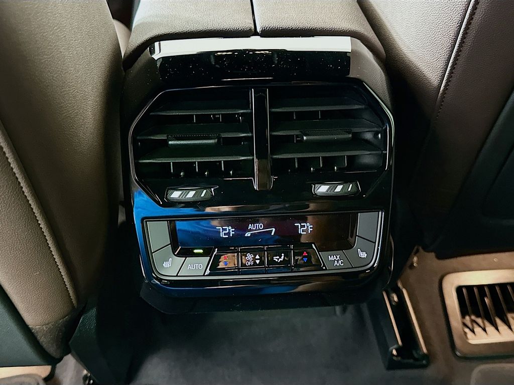 Thumbnail: 2026 BMW iX - 18