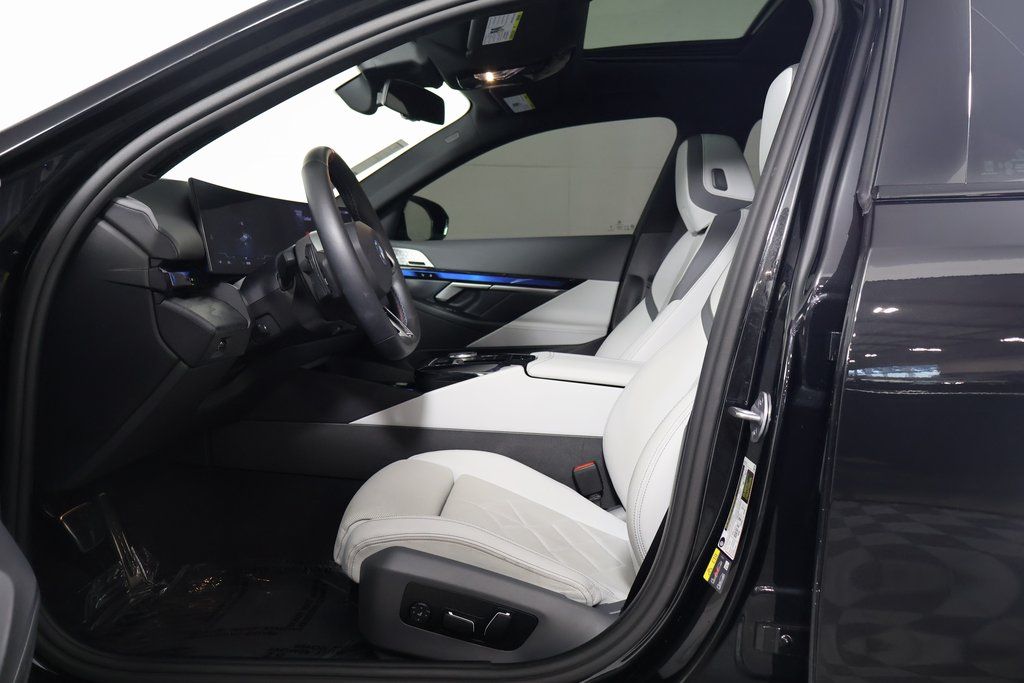 Thumbnail: 2024 BMW i5 - 10