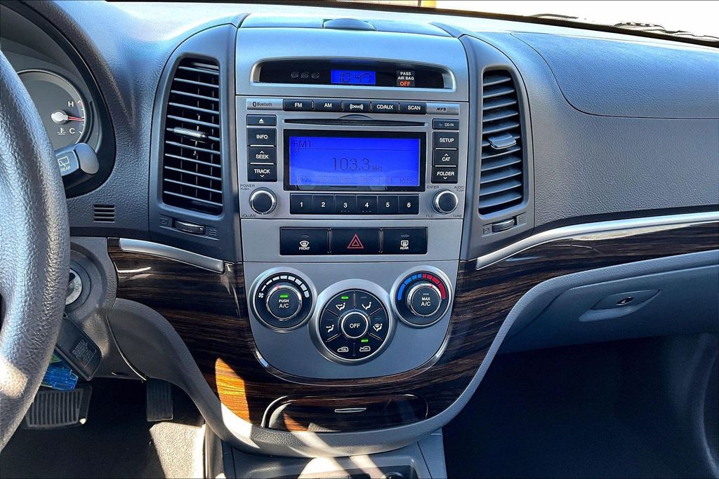 Used 2011 Black Hyundai GLS image 15