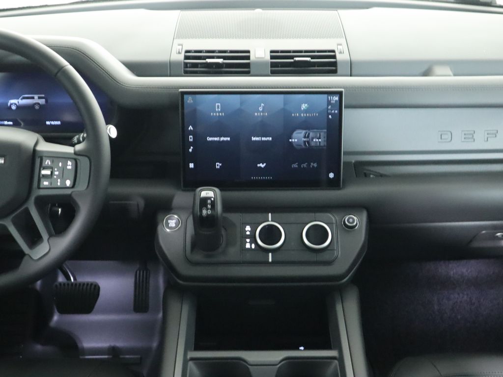 Thumbnail: 2025 Land Rover Defender - 15