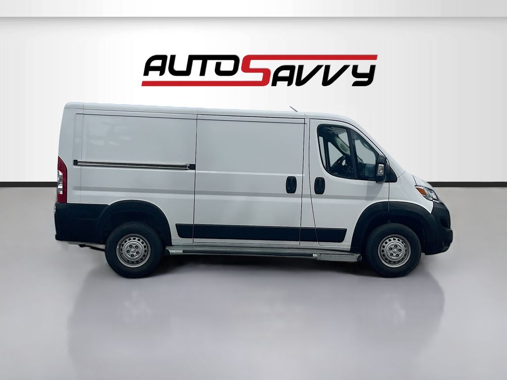 Used 2025 White Ram Base image 8