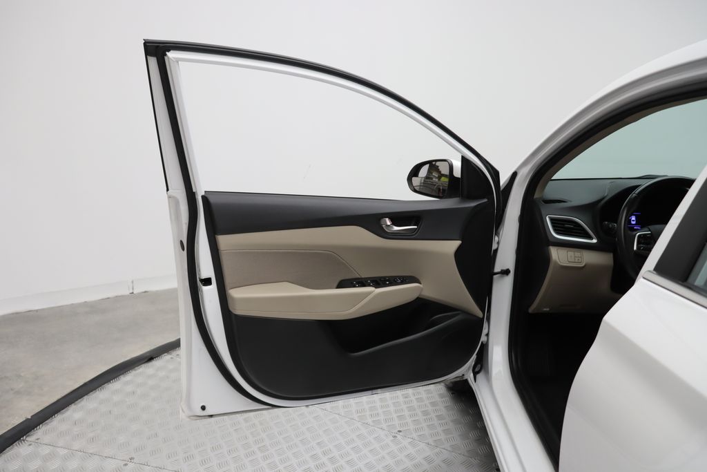 2022 Hyundai Accent Limited Edition 16