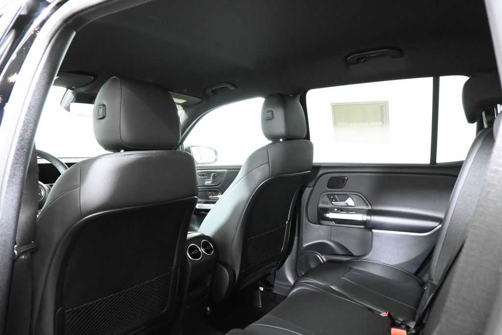 2025 Mercedes-Benz GLB 250 31