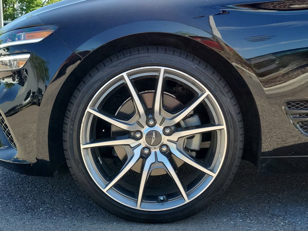 View vehicle photo 7