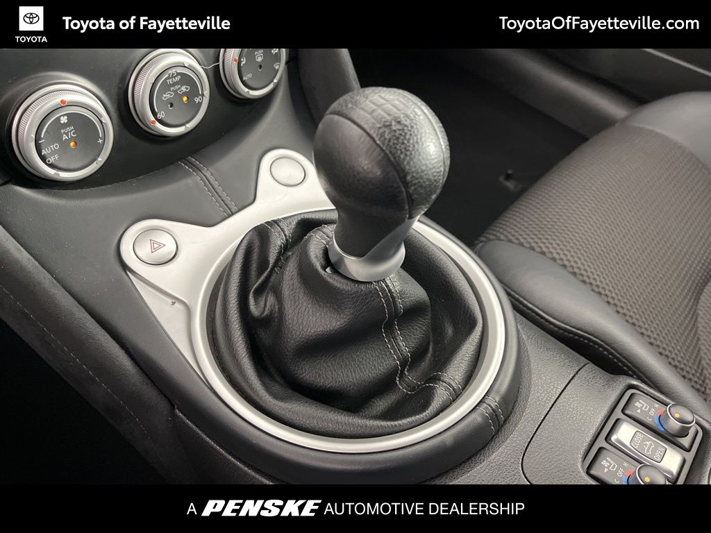 Thumbnail: 2010 Nissan Z - 26