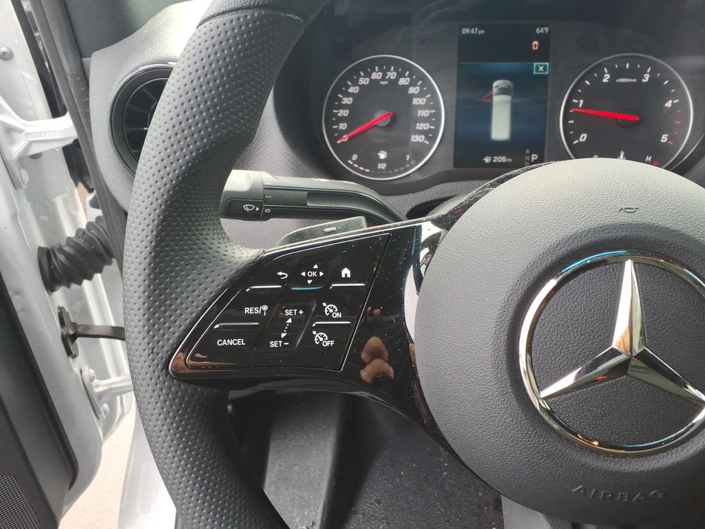 Used 2026  Mercedes-Benz Cargo 144 WB image 20