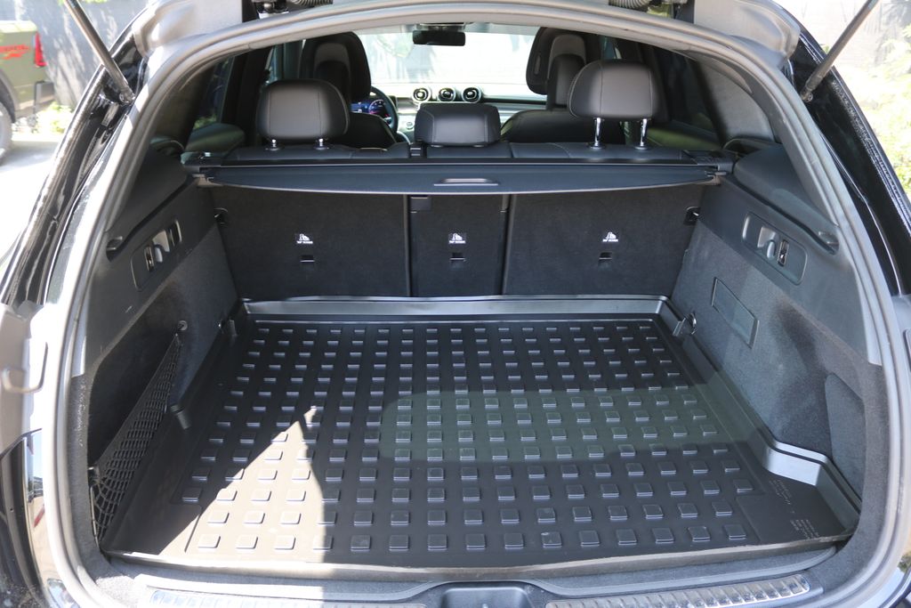 Used 2025  Mercedes-Benz GLC 300 image 16