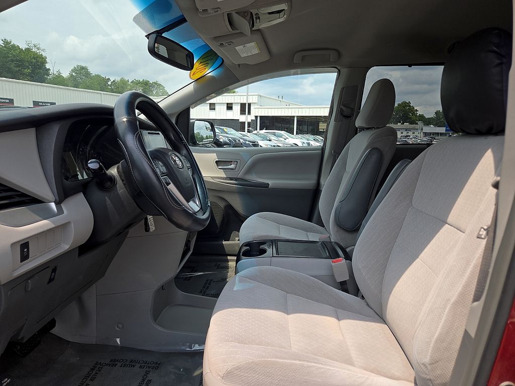 2017 Toyota Sienna