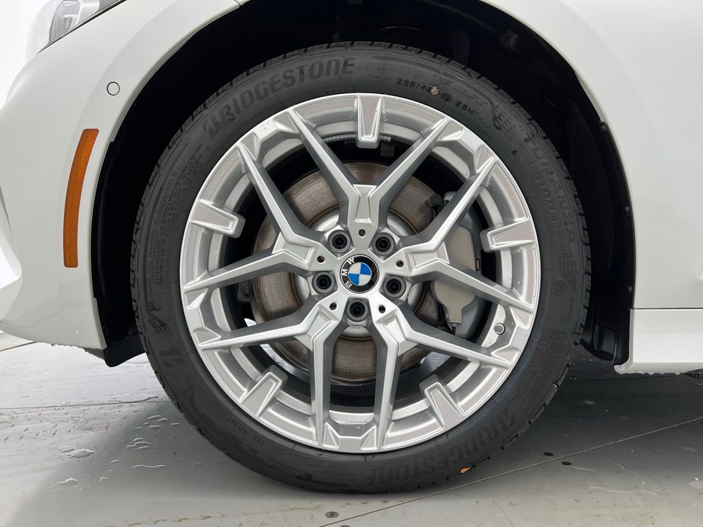 Thumbnail: 2026 BMW 3 Series - 23